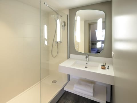 Family Room, 2 Double Beds | Premium bedding, blackout drapes, soundproofing, iron/ironing board