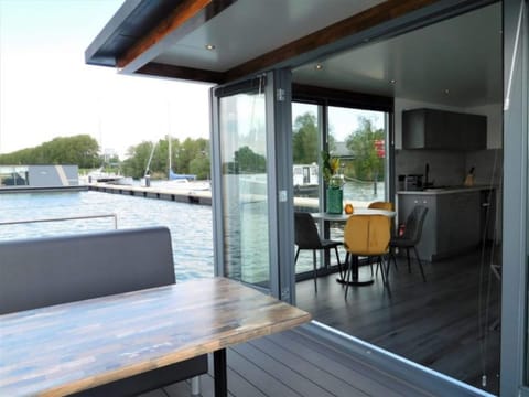 Mobile Home | Balcony
