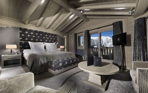 Room (Prestige) | Individually decorated, individually furnished, free WiFi, bed sheets