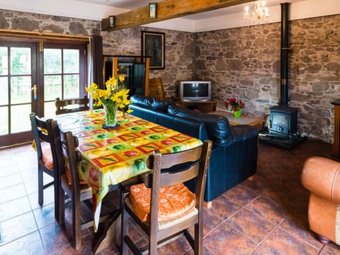 Cottage | Private kitchen | Cookware/dishes/utensils