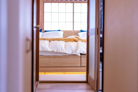 House, Non Smoking | 1 bedroom, desk, free WiFi, bed sheets