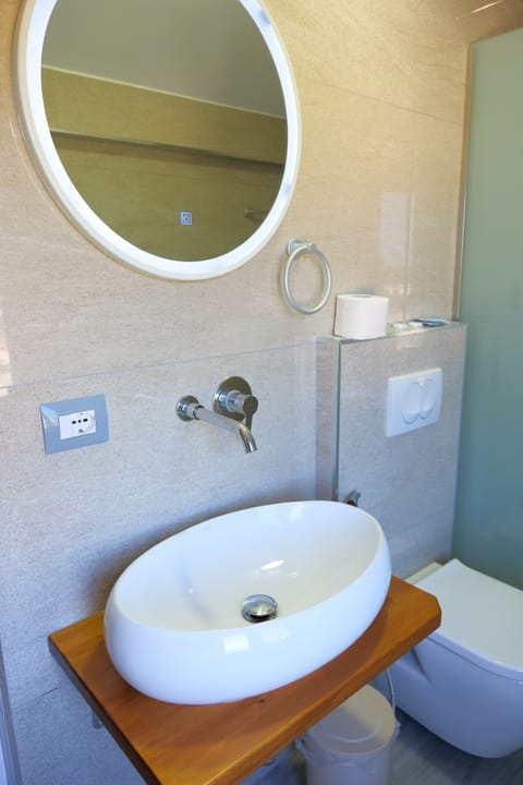 Suite with Sea View | Bathroom | Hair dryer