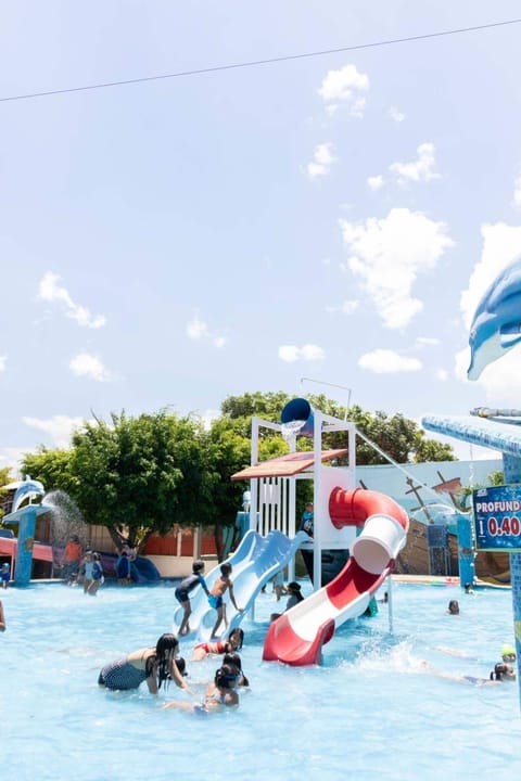 8 outdoor pools