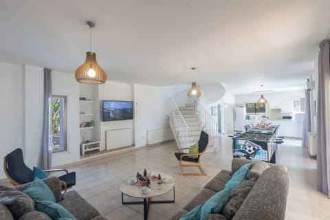 Villa, 4 Bedrooms, Private Pool, Ocean View | Living room | Flat-screen TV