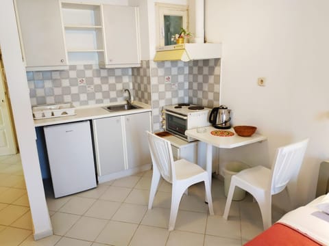 Studio, 1 Bedroom, Balcony | Interior