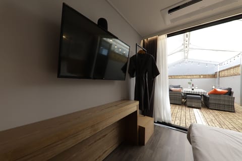 Event Room, Terrace | Individually decorated, desk, laptop workspace, free WiFi
