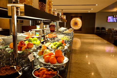 Daily buffet breakfast for a fee