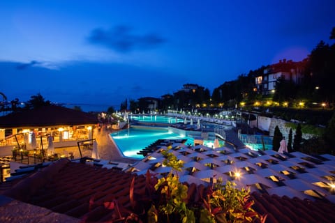 Seasonal outdoor pool, pool umbrellas, sun loungers
