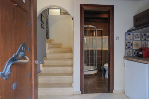 Luxury Villa, 2 Bedrooms, Connecting Rooms, Mountainside | Bathroom | Shower, rainfall showerhead, designer toiletries, hair dryer