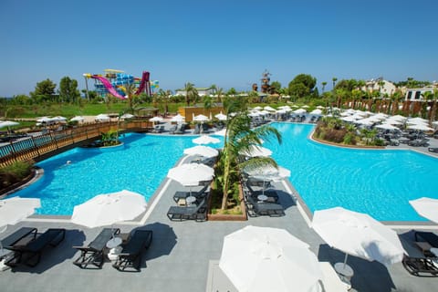 Indoor pool, seasonal outdoor pool, sun loungers