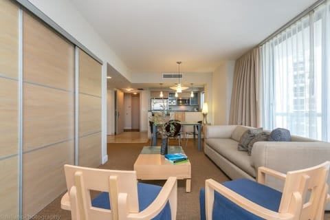 Room, 2 Bedrooms | Living area