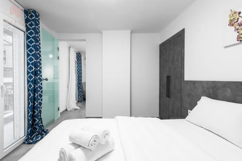 Deluxe Apartment | 1 bedroom, iron/ironing board, free WiFi