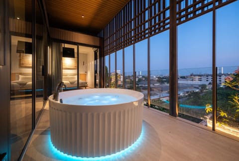 Junior Penthouse, 2 Bedrooms, Hot Tub, City View | Terrace/patio