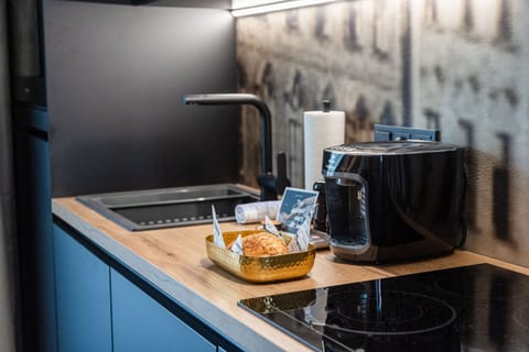 Business Studio, 1 Double Bed, Non Smoking (including Cleaning Fee EUR 42) | Private kitchen | Espresso maker, coffee/tea maker, electric kettle