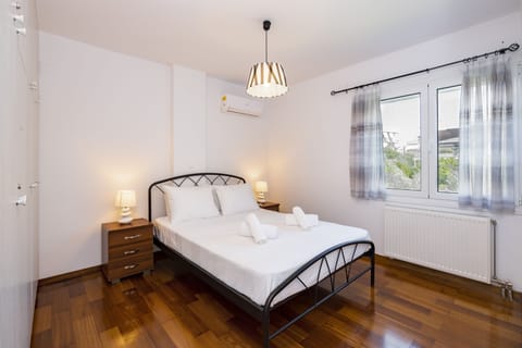 Family Apartment, 2 Bedrooms, Non Smoking, City View | 2 bedrooms, desk, laptop workspace, iron/ironing board