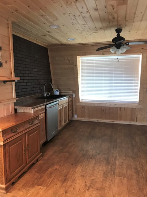 Family Cabin, Multiple Beds, Kitchen | Private kitchen | Microwave, coffee/tea maker