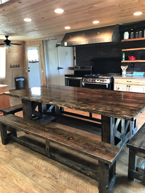 Family Cabin, Multiple Beds, Kitchen | Private kitchen | Microwave, coffee/tea maker