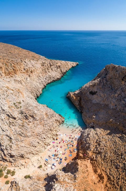 Villa | 4 bedrooms, in-room safe, WiFi