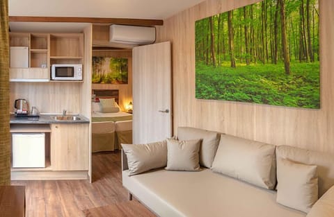 Cribs/infant beds, free WiFi, bed sheets