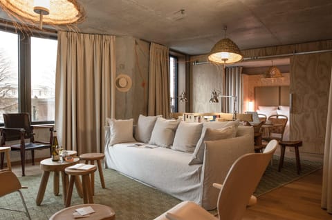 Suite | Egyptian cotton sheets, premium bedding, down comforters, pillowtop beds