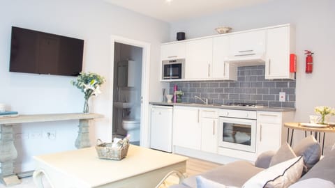 Apartment, Accessible, Private Bathroom | Lounge