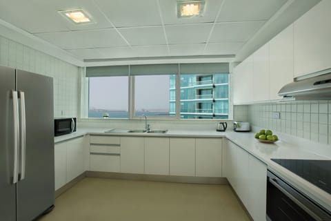 3 Bedroom Suite with Kitchen - Panoramic Sea View | Private kitchen | Coffee/tea maker, dining tables
