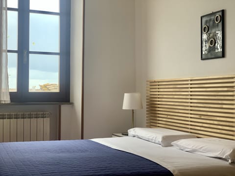 Classic Apartment | 2 bedrooms, in-room safe, iron/ironing board, free WiFi
