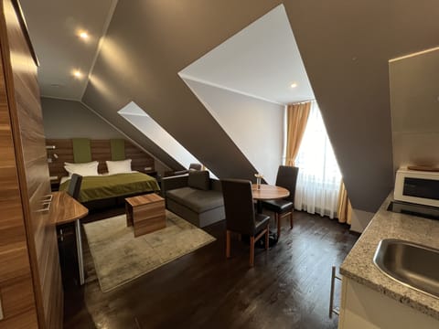Comfort Double Room (3 pax) | Hypo-allergenic bedding, in-room safe, desk, blackout drapes