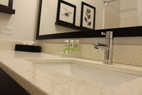 Room, 2 Queen Beds, Non Smoking | Bathroom | Combined shower/tub, free toiletries, hair dryer, towels