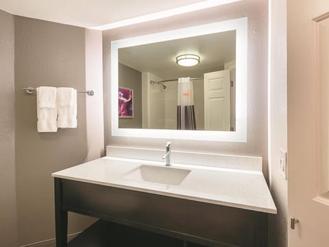 Room, 2 Double Beds, Non Smoking | Bathroom | Combined shower/tub, free toiletries, hair dryer, towels