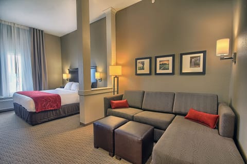 Premium bedding, pillowtop beds, in-room safe, desk