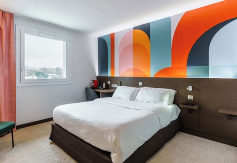 Premium bedding, pillowtop beds, minibar, in-room safe