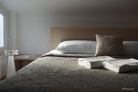 Double Room, Balcony | Desk, soundproofing, travel crib, bed sheets