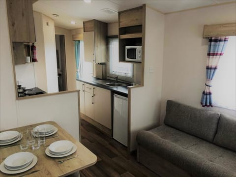 Standard Mobile Home, 2 Bedrooms | Living area | TV