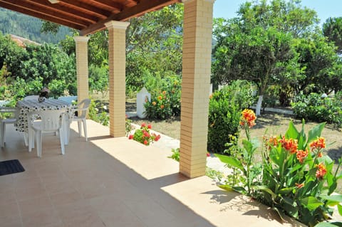 House, 2 Bedrooms, Smoking, Balcony | Terrace/patio