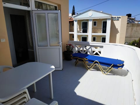 Studio, 1 Bedroom, Balcony, Pool View | Balcony