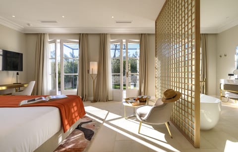 Signature Suite, Terrace | Premium bedding, pillowtop beds, minibar, in-room safe