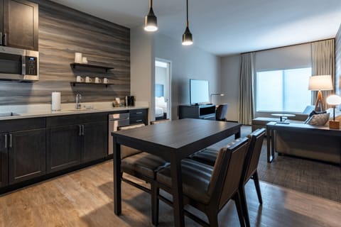 Suite, 1 Bedroom | Pillowtop beds, desk, iron/ironing board, free WiFi