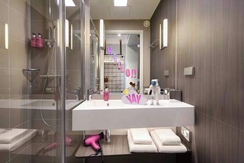 Premium bedding, down comforters, desk, blackout drapes