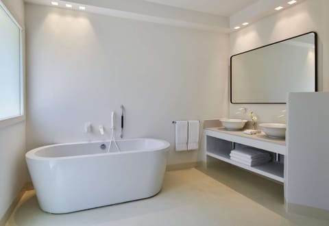 Suite (Incanto) | Bathroom | Hair dryer, slippers, towels