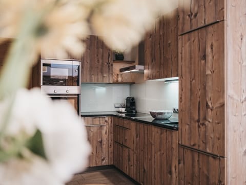 Fridge, espresso maker