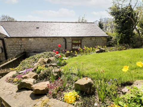 Cottage | Property grounds
