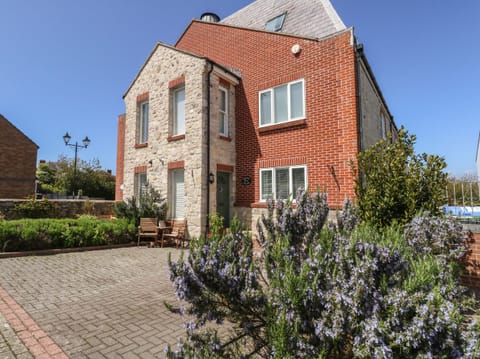 Cottage | Front of property