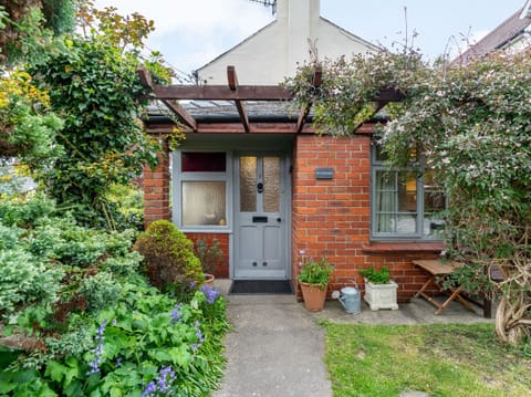 Cottage | Front of property