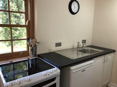 Apartment, 1 Bedroom, Patio, Garden View | Interior