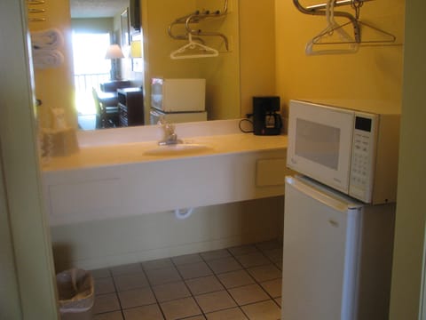 2 Double Beds, Smoking | Room amenity