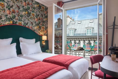Standard Double Room, Balcony | Premium bedding, in-room safe, blackout drapes, soundproofing