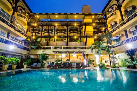 Outdoor pool, sun loungers