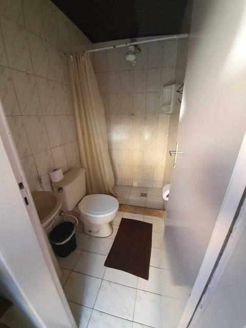 Basic Quadruple Room | Bathroom | Shower, towels