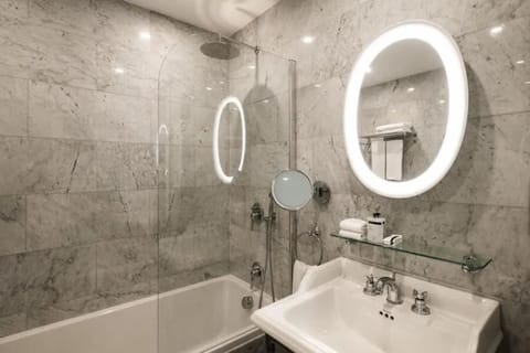 Minibar, in-room safe, desk, laptop workspace